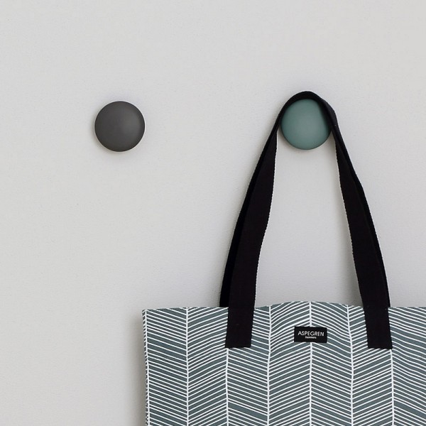 Izdelan iz porcelana fi 6cm - ASPEGREN.